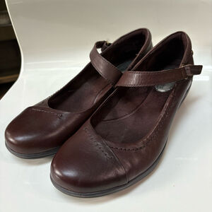 Hush Puppies Brown Leather Mary Jane Shoes Women’s  Size 8.5